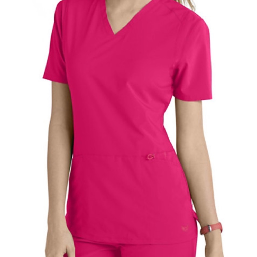 Smitten Goddess 5 Pocket V-Neck Scrub Top - Picture 8 of 8